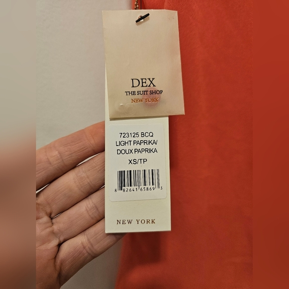 NWT DEX | The Suit Shop New York V-neck Blouse.With buttons.| Sz XS. No flaws. - Picture 3 of 6